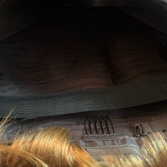 Motown Tress Woman’s Synthetic Swiss Lace Front Wig Blonde Ombré Layered Bob - Picture 10 of 10